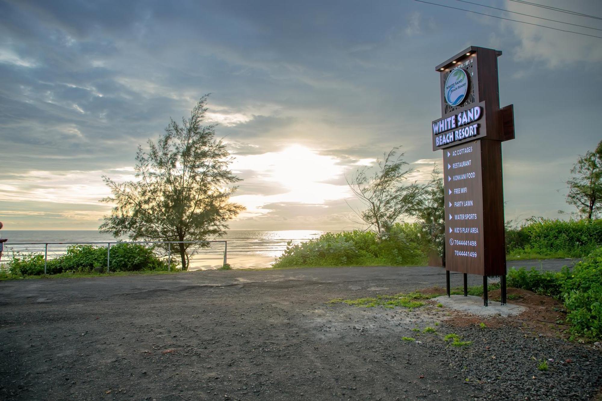 White Sand Beach Resort Kondivali Extérieur photo