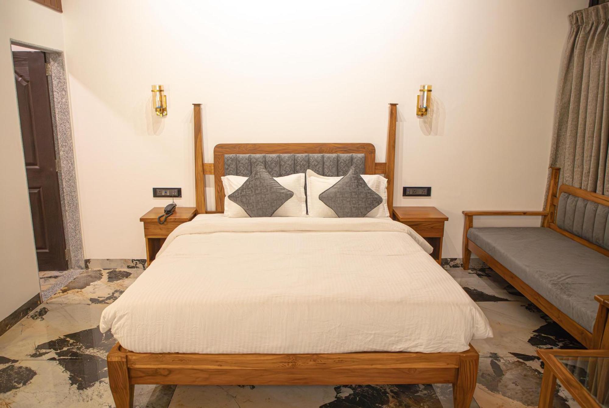 White Sand Beach Resort Kondivali Extérieur photo